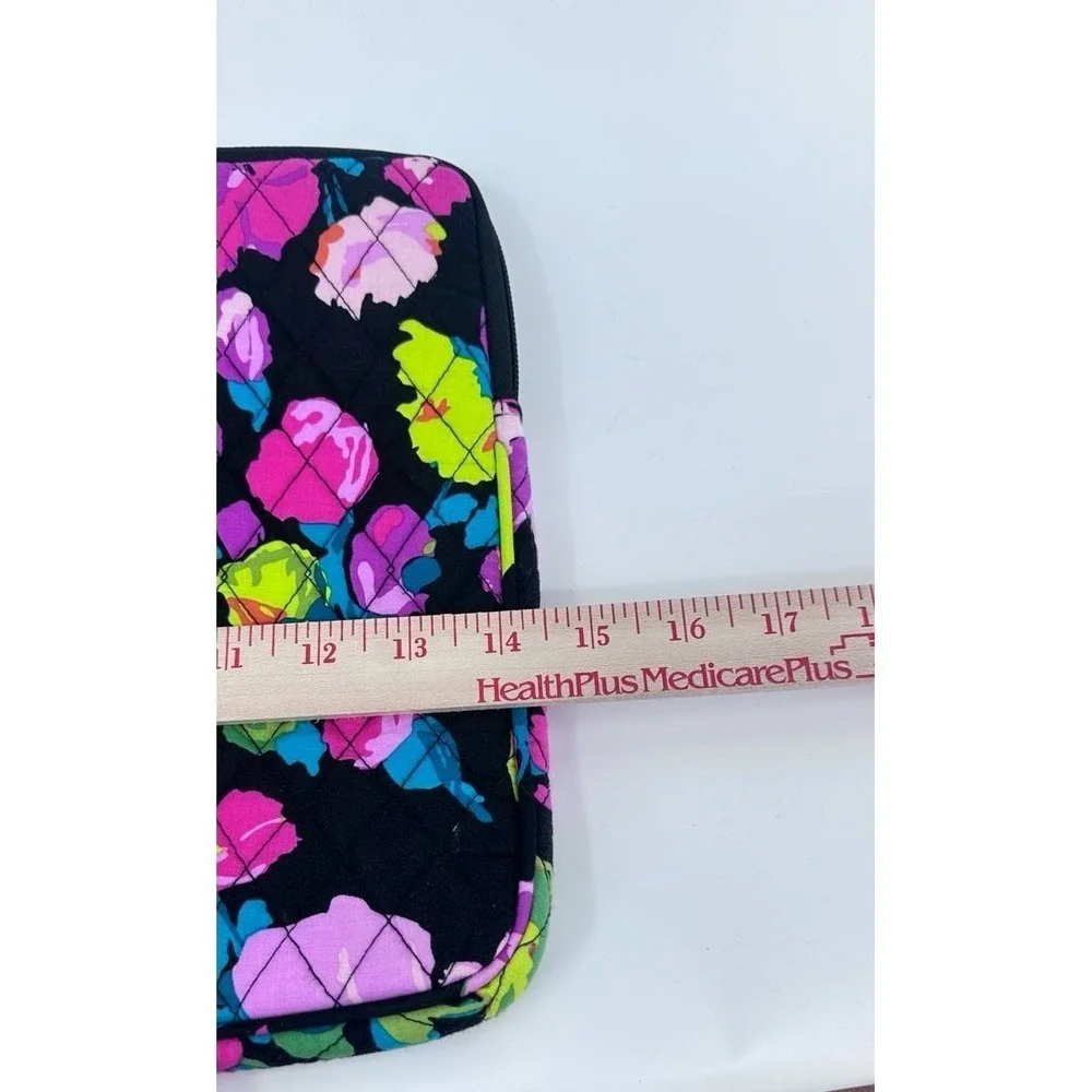Vera Bradley Laptop Zipper Holder Floral Black‎